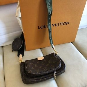 Multi pochette LV